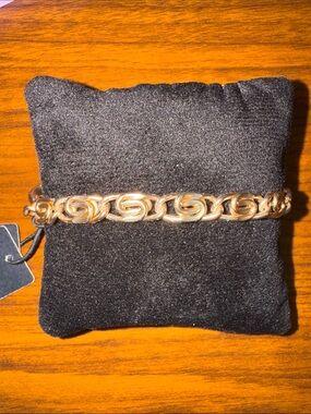 Nordstrom Gold-Tone Sculpted Link Bracelet